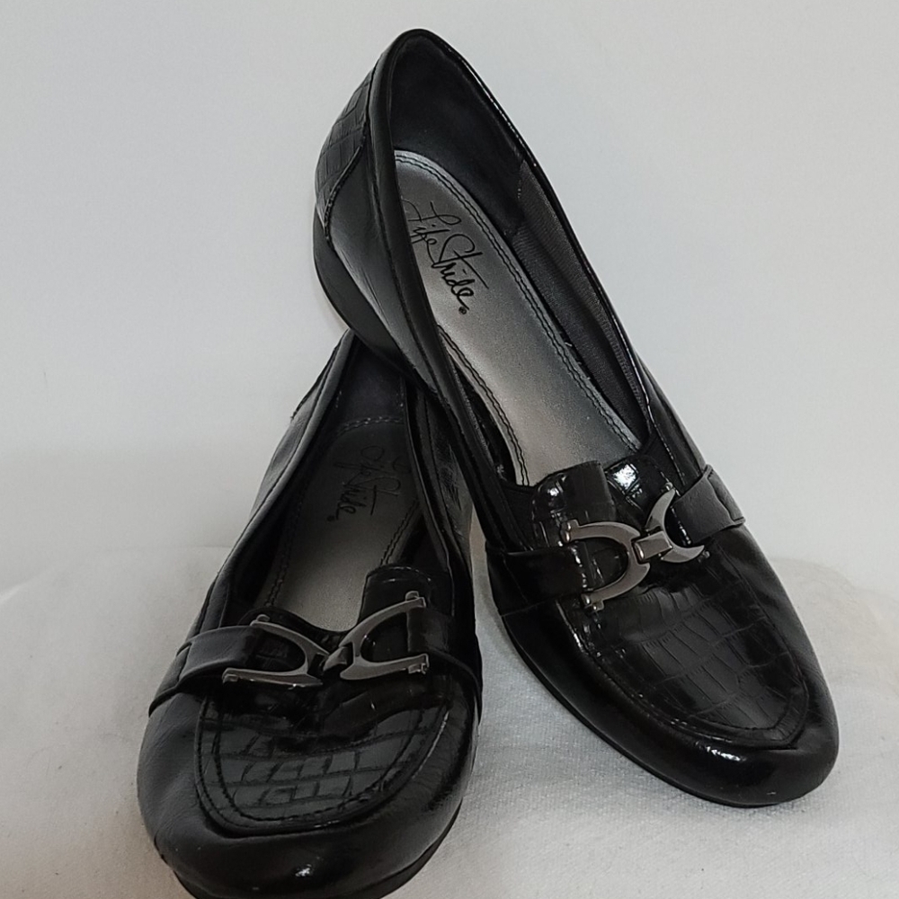 Life Stride Womens Loafers Black Faux Alligator size approx. 7.5‎ GUC READ
